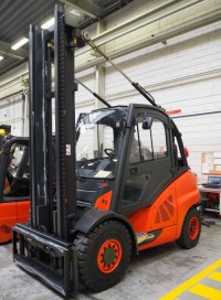 Wózek z przeciwwagą H50T-02